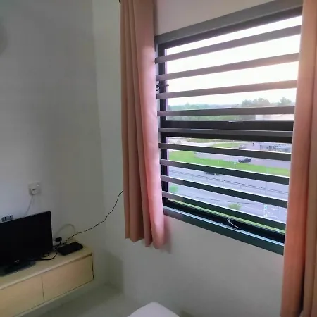 Ifs Soho Basic Homestay Entire Home Seri Iskandar Exterior photo